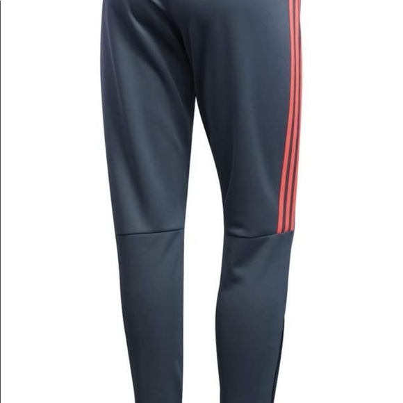 ADIDAS JOGGER LIKE NEW ⭐️ - Picture 5 of 5